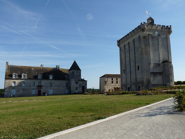 Donjon de Pons